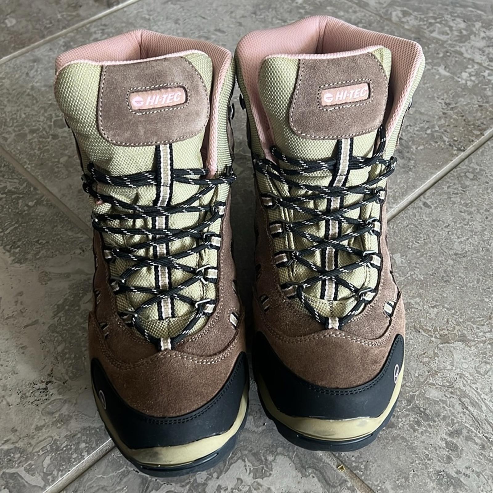 Hi-Tec Mesa Waterproof Hiking Boots in Taupe/Pink, Size 11, EXCELLENT!