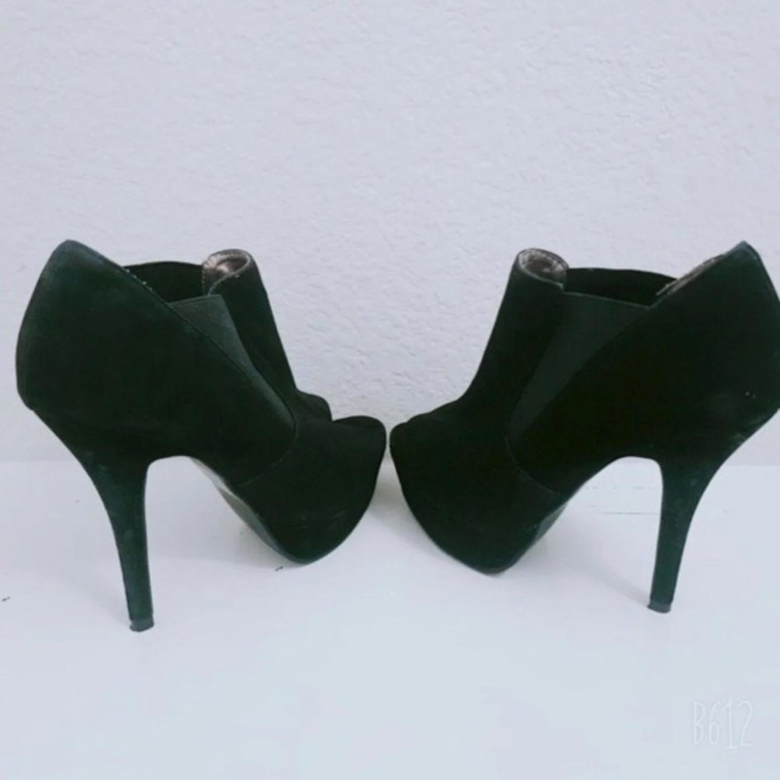 Bonnibel Suede Open Toe Stiletto Heel Booties in Black, Size 7.5 EXCELLENT!