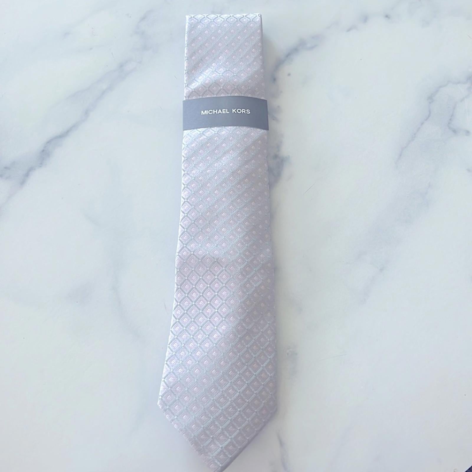 Michael Kors Hempstead Grid Tie in Silver/Pink, One Size, NWT