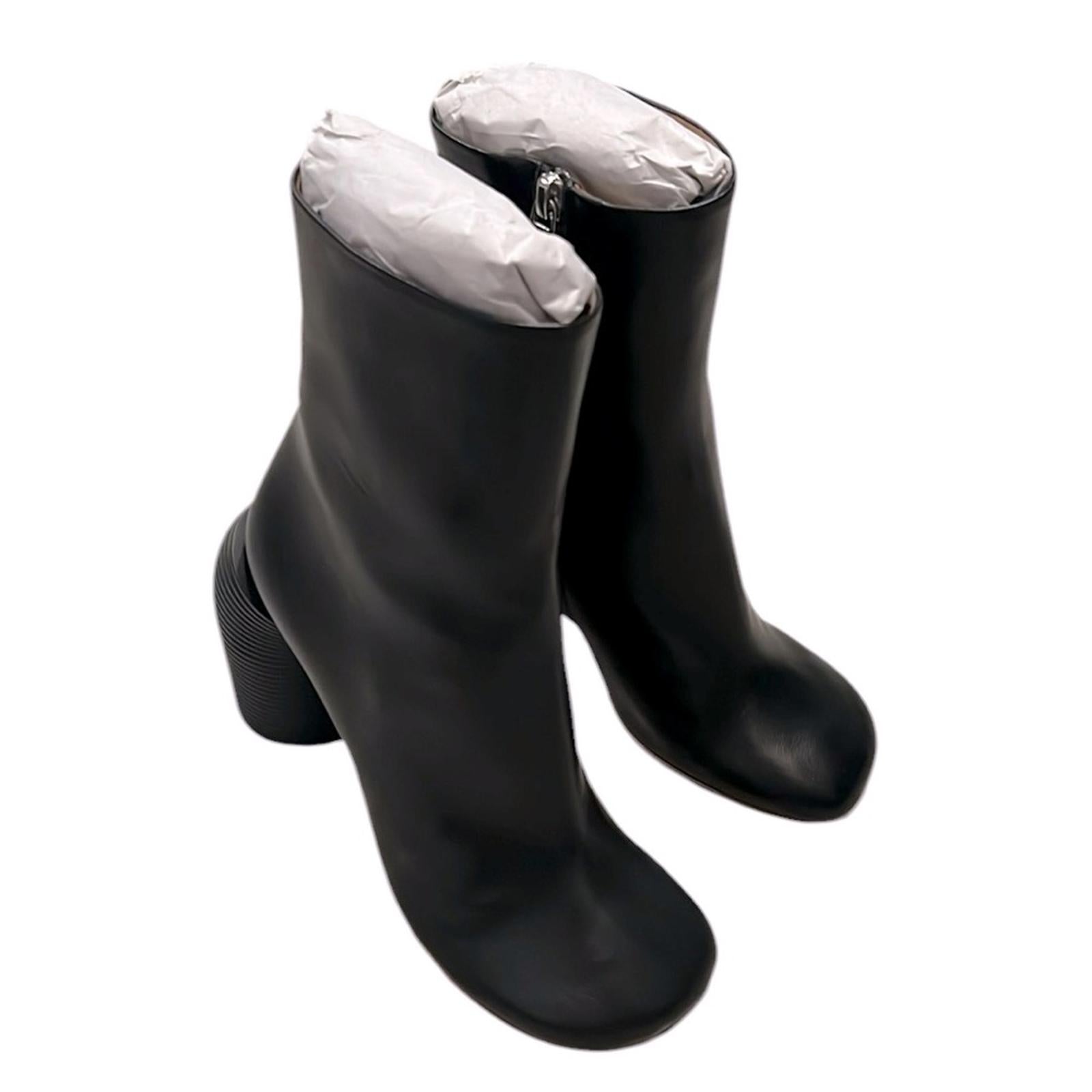 Off-White Leather Peculiar Spring High-Heeled Ankle Boots in Black, NEW, Size 38