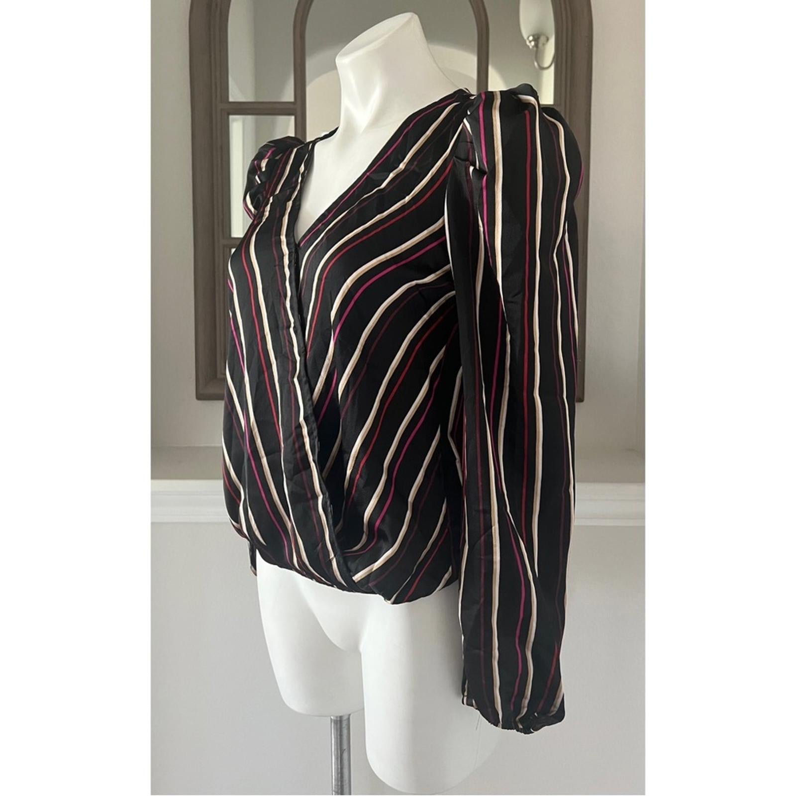 Vince Camuto Puff Shoulder Surplice Top, Rich Black Size XS New w/Tag Retail $89