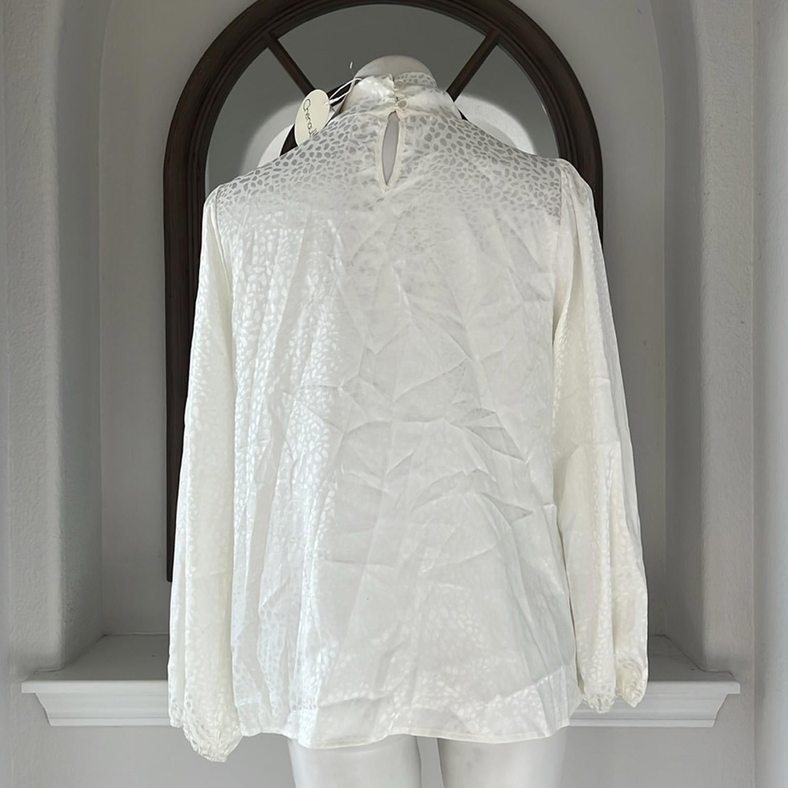 Status by Chenault Jacquard Twist Neck Blouse in Off White, Size L New w/Tag