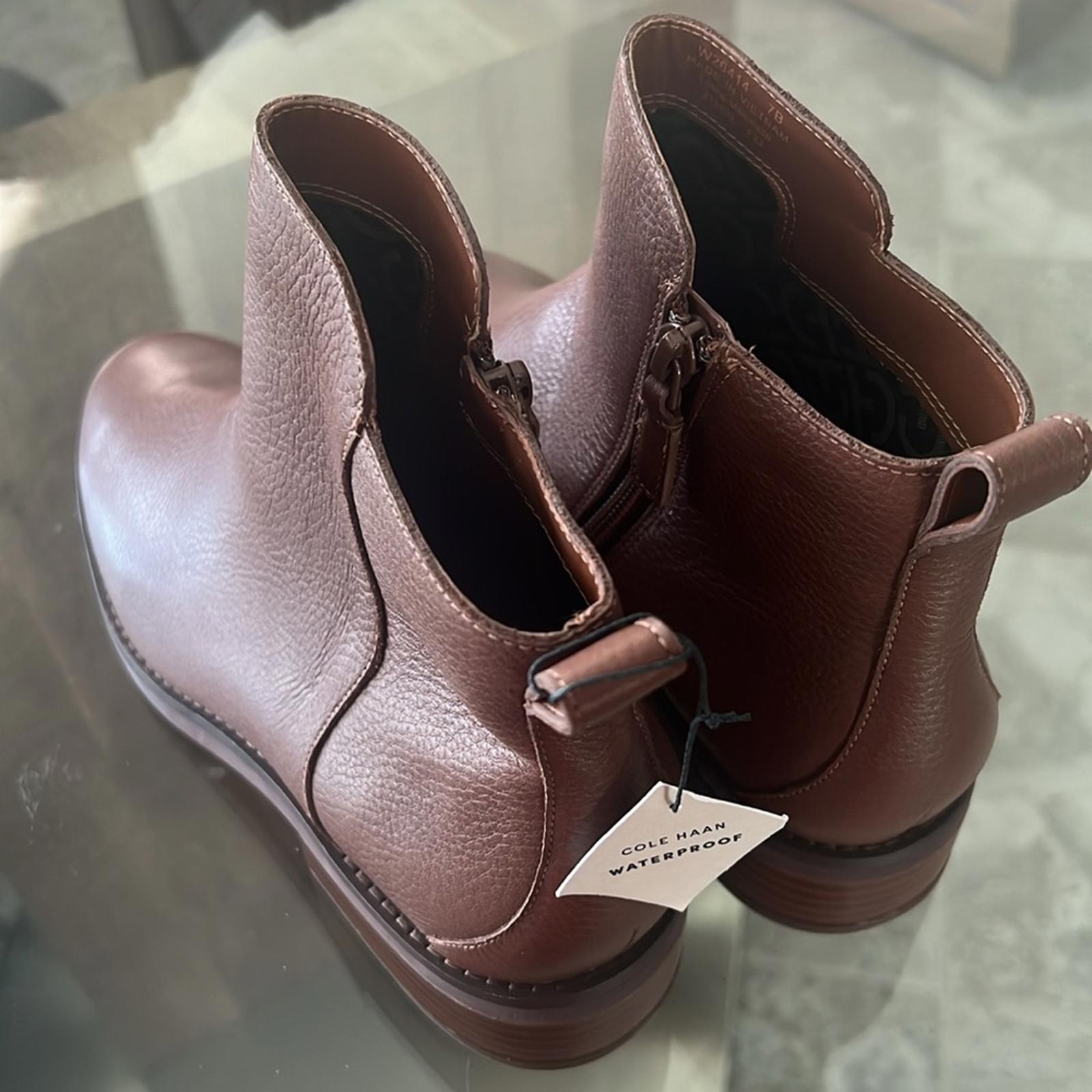 COLE HAAN Waterproof River Chelsea Booties, Sequoia Le Size 7, New w/o Box