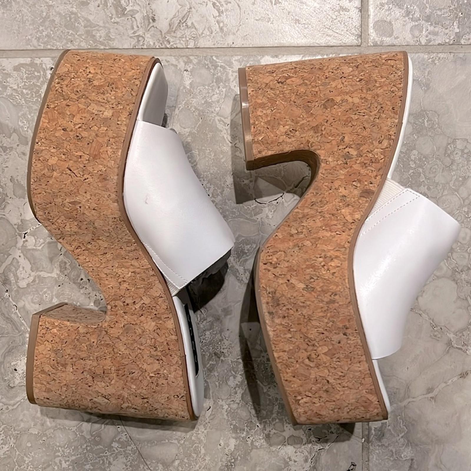 Aqua Oliva Slip On Platform High Heel Sandals in White Leather Size 9 New in Box