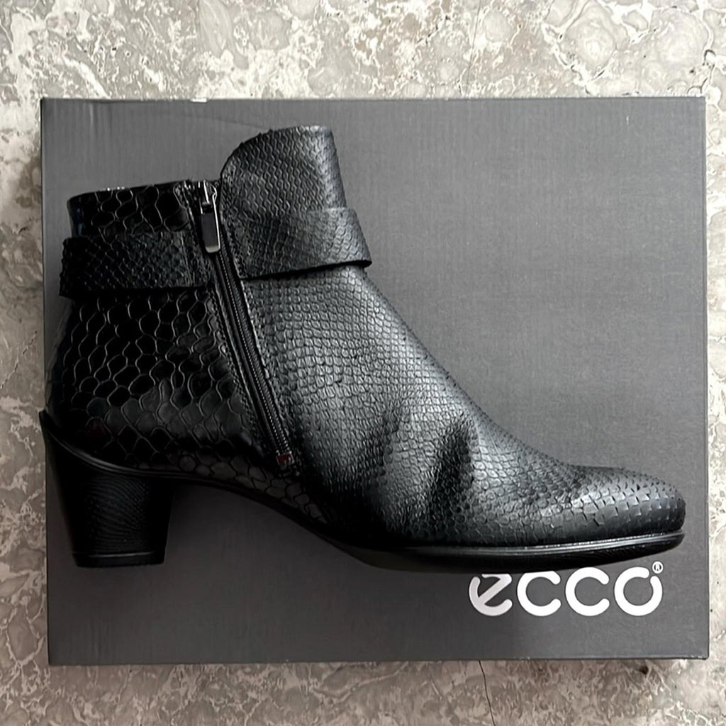 ECCO Sculptured 45 Leather Boots Size EU 40 | US 9-9.5 New in Box Retail $200