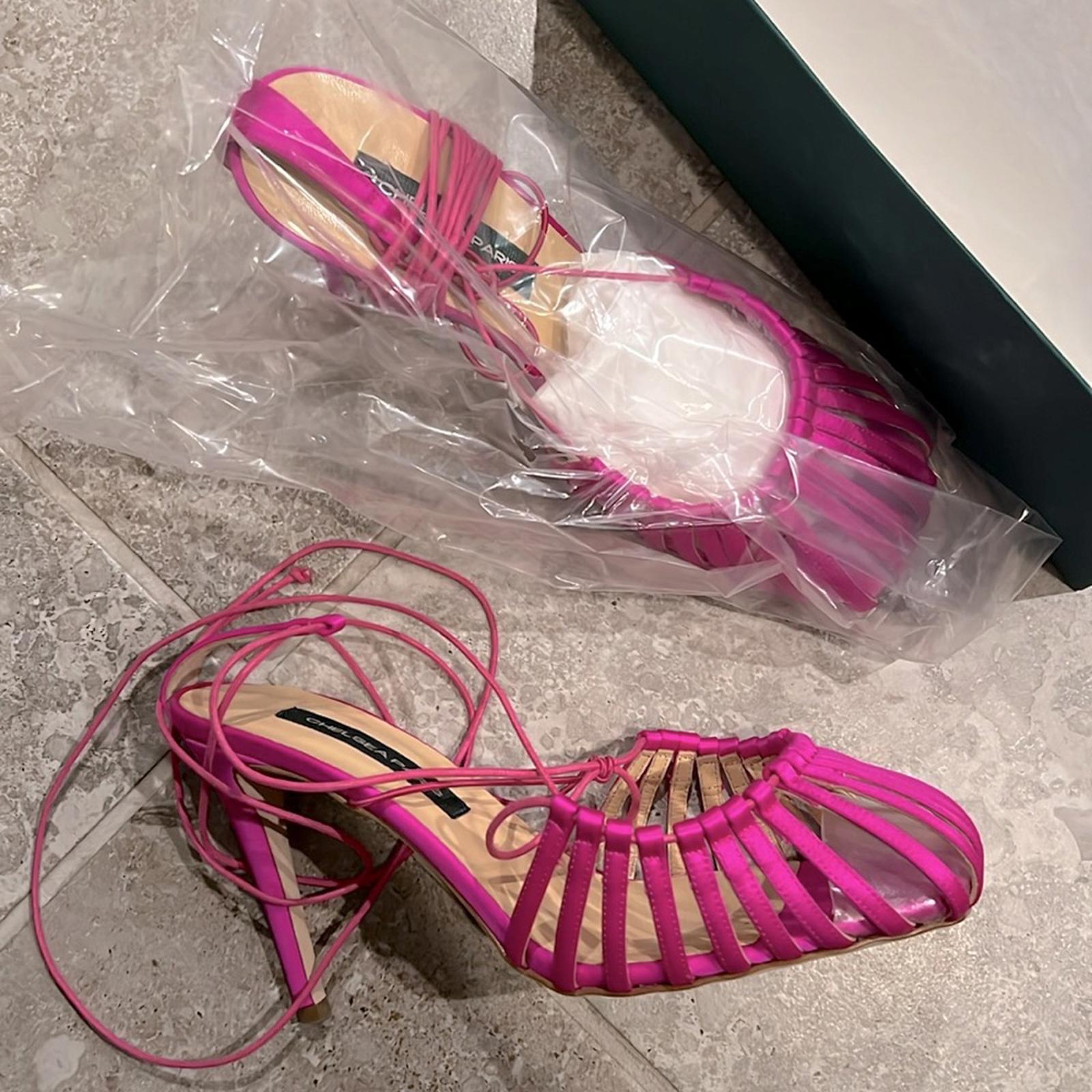 Chelsea Paris Orchid Pink Strappy Heels, Size 39 Retail $595 New in Box