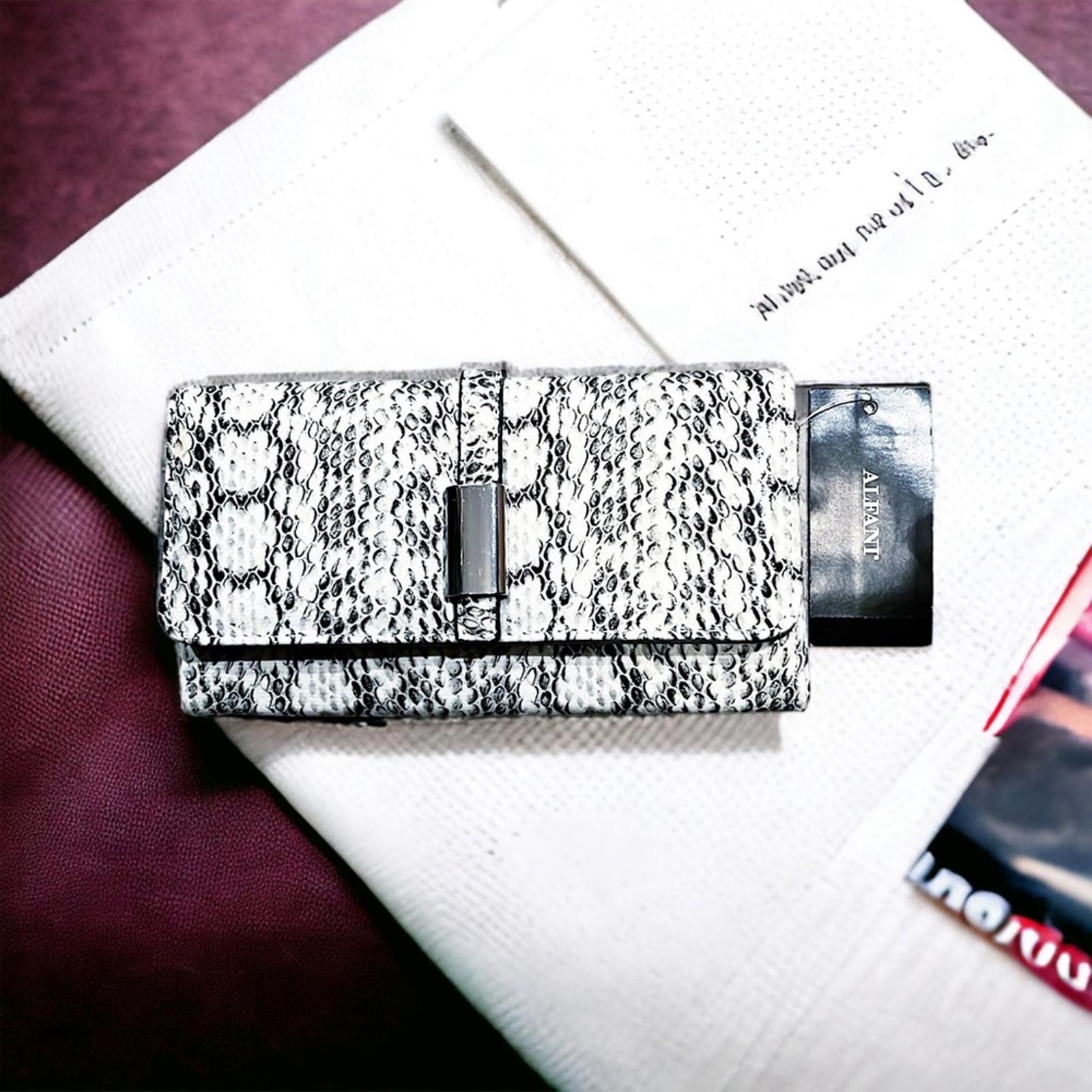 NWT Alfani Bangle Organizer Wallet - Whipsnake New w/Tag Retail $39.50