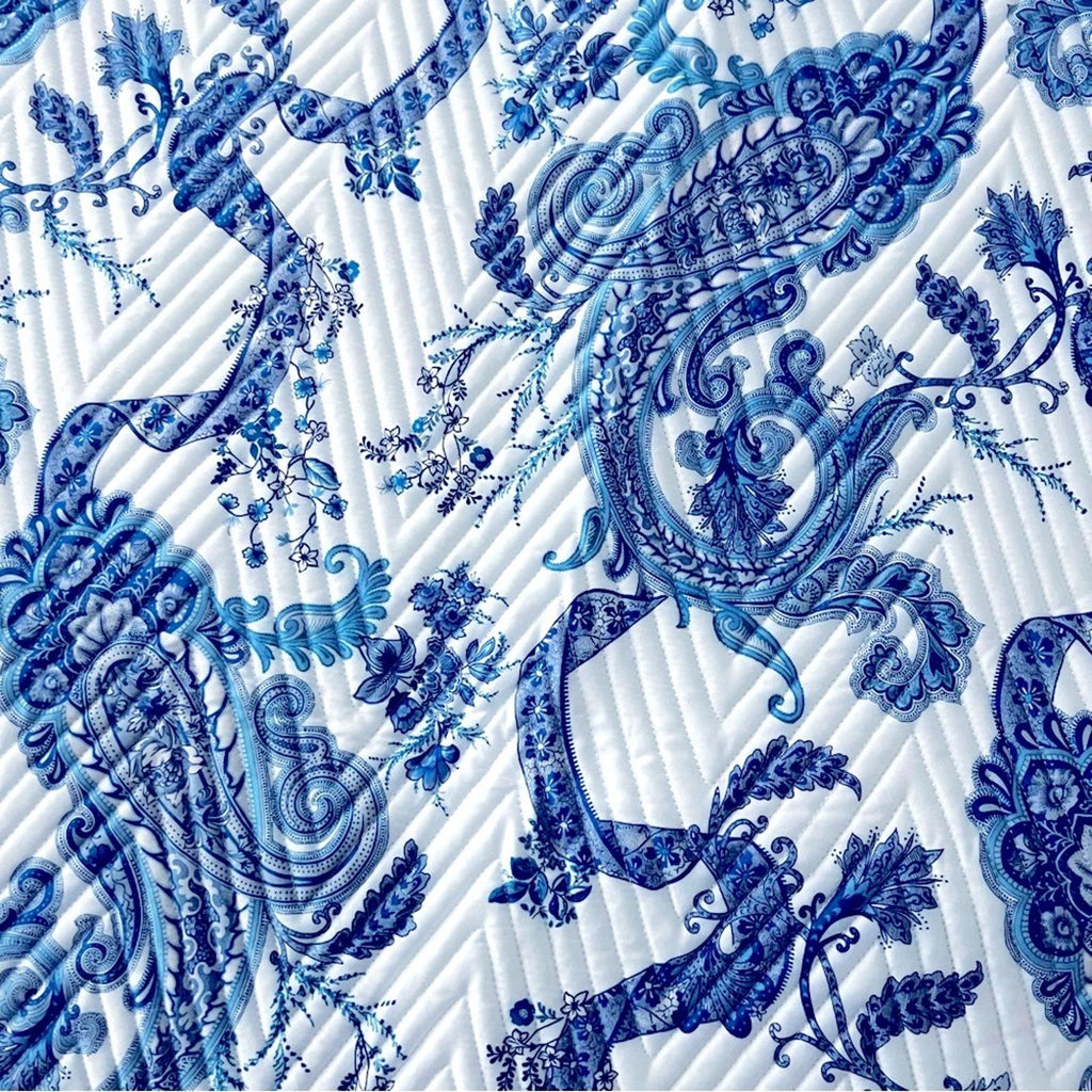 ETRO Home Loures Queen Quilted Bedspread, Paisley White & Blue, New with Tag