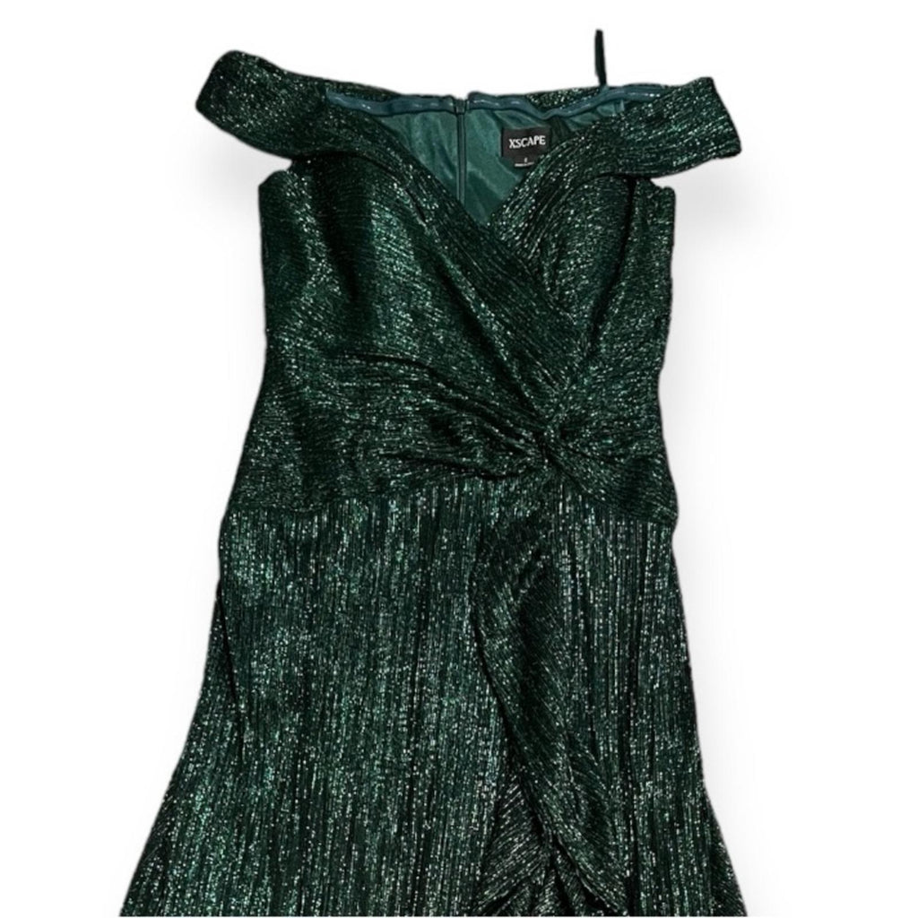 NEW XSCAPE Off-the-Shoulder Pleated Metallic Gown, Green Size 8 New w/Tag $269