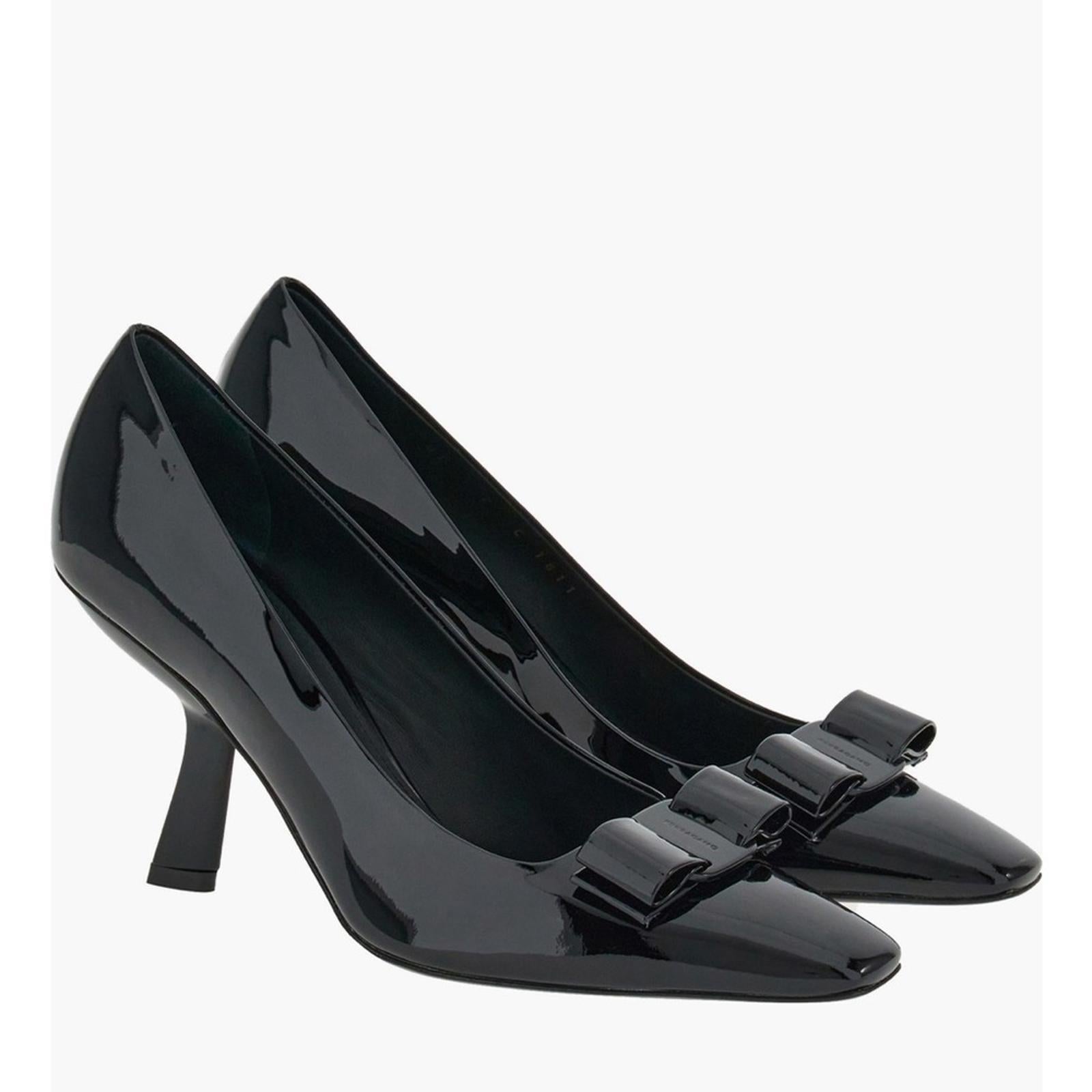 Ferragamo Anz Vara Bow Pump in Black, Size 7 New in Box