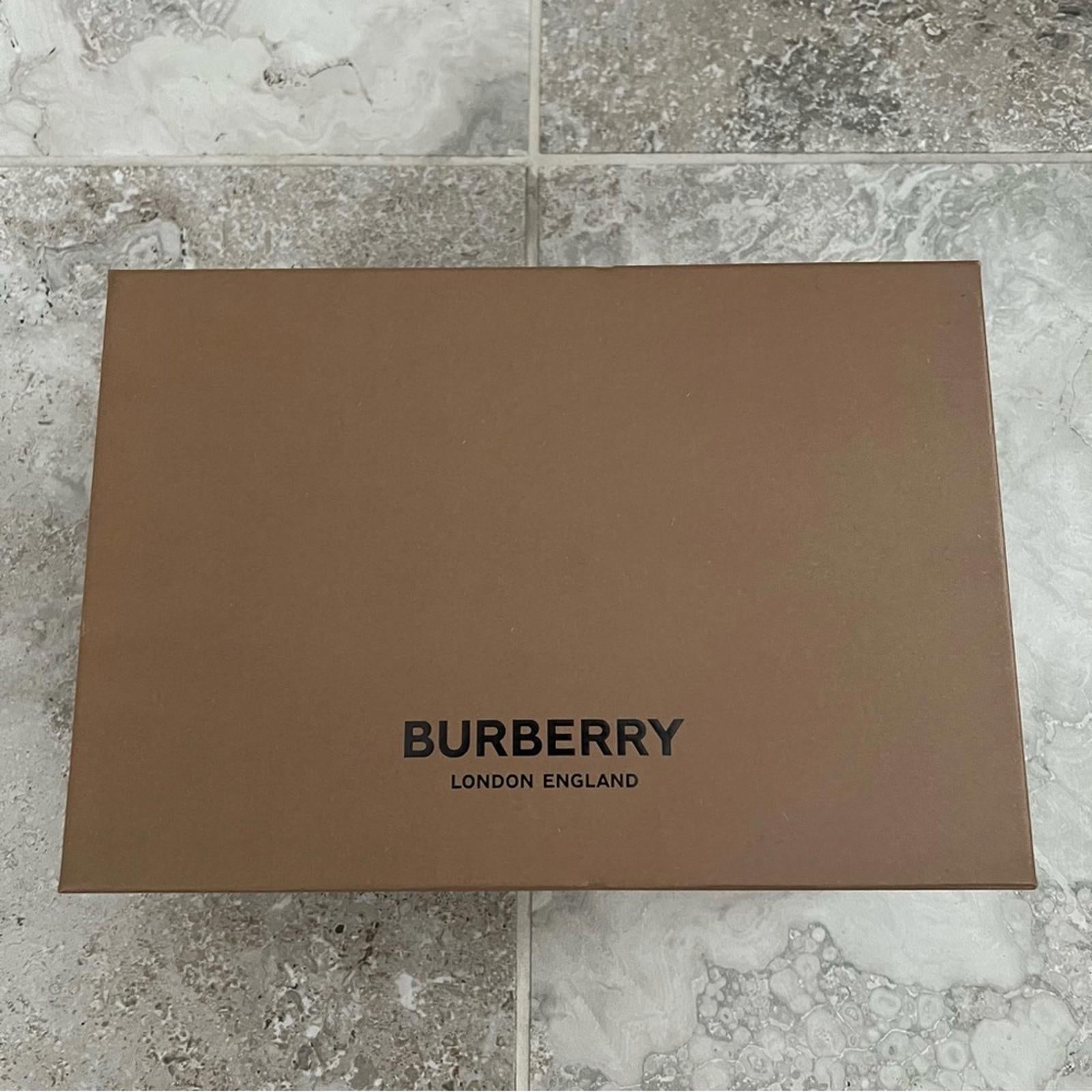 NEW Burberry Kids Pink Litherton Sandals, Pink New in Box; w/Dust Bag