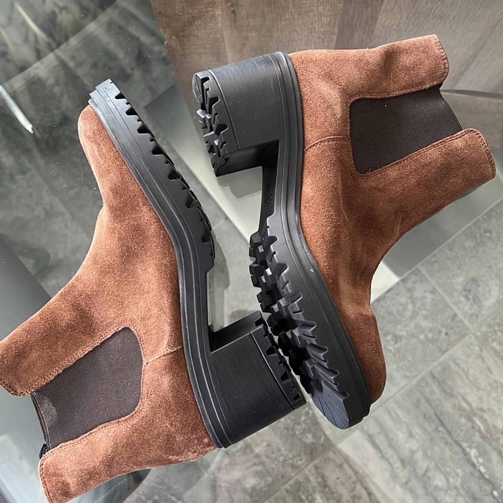 GEOX Damiana Chelsea Boots, Size 37 NEW