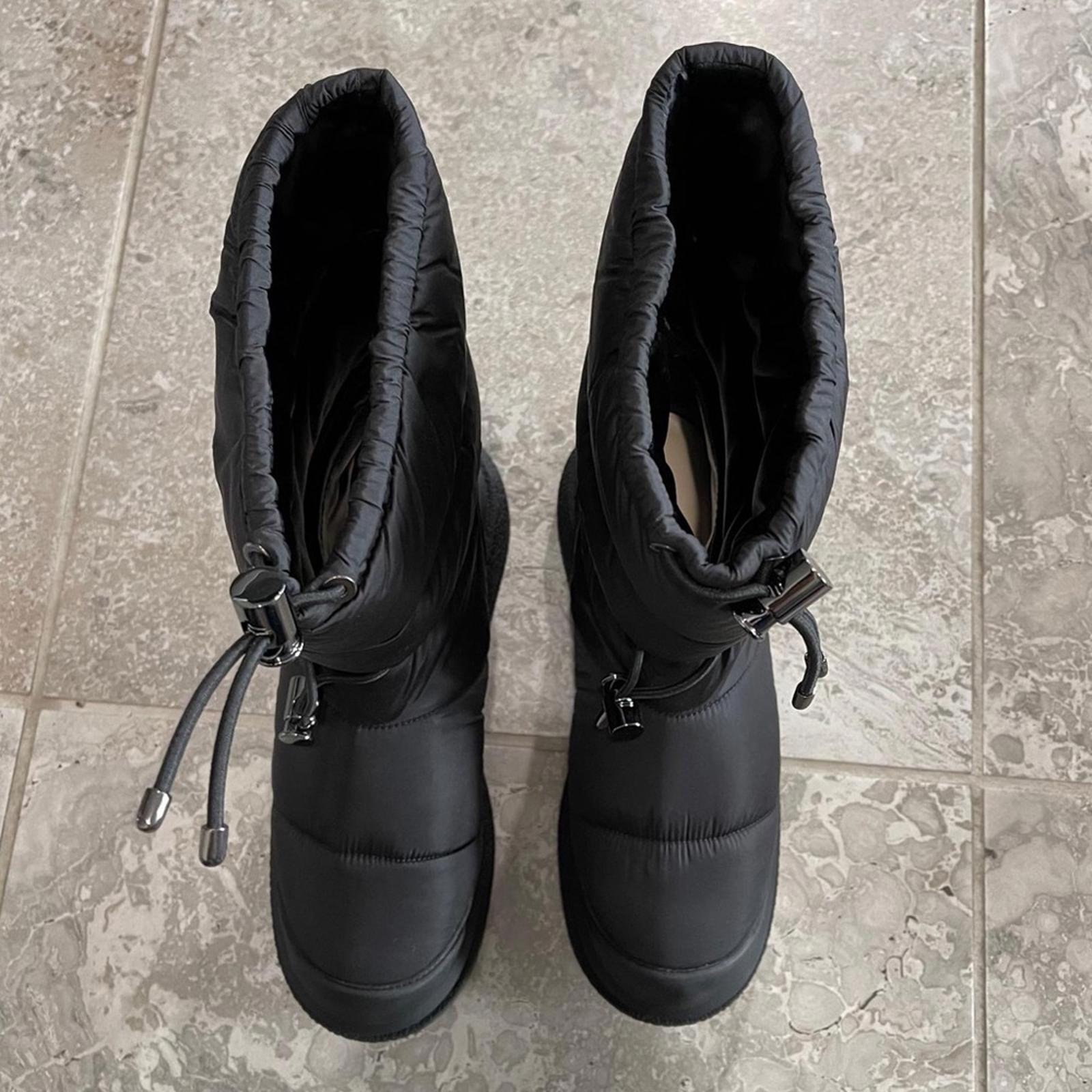 Stuart Weitzman Cam SportLift Boots in Black, Size 7.5 New in Box Retail $595