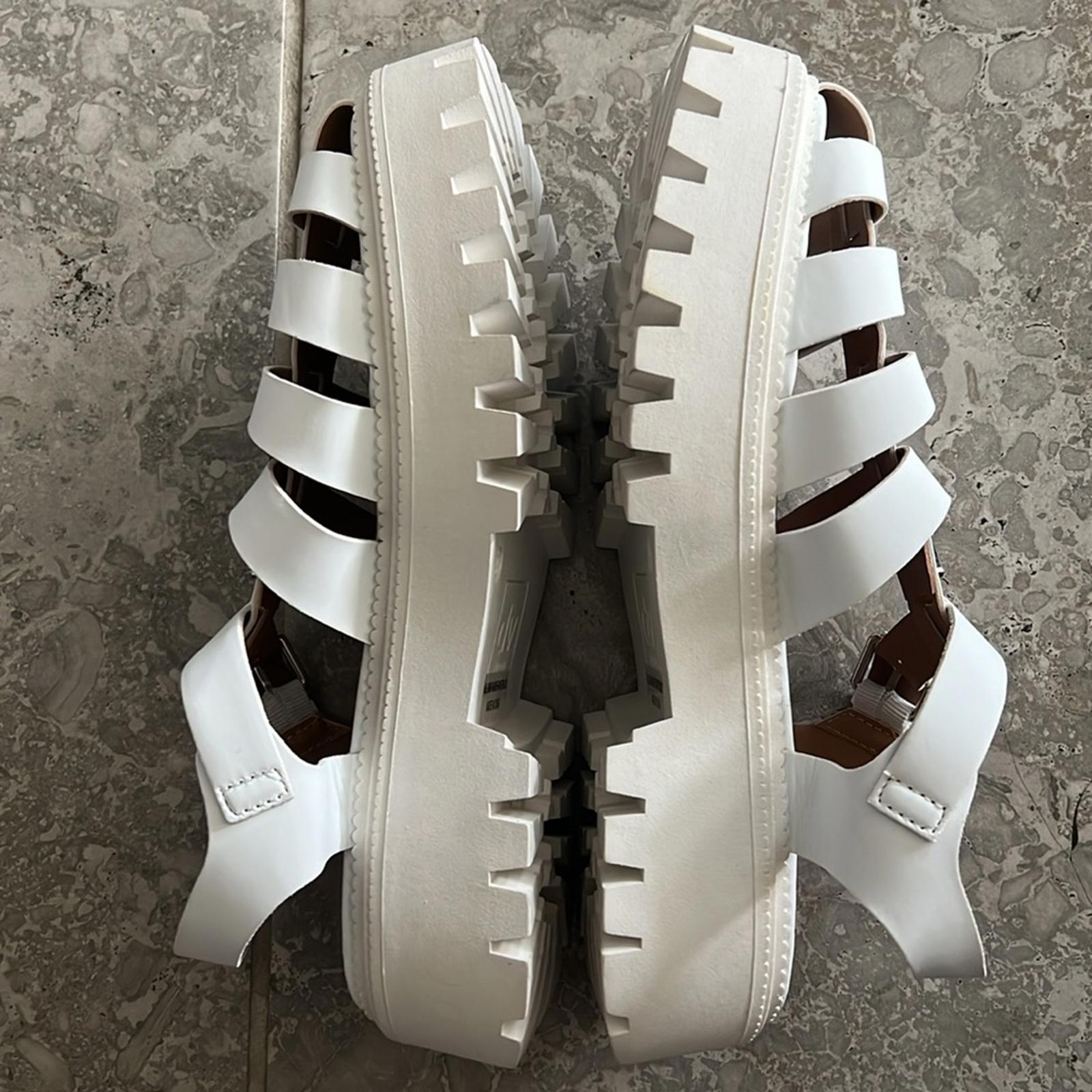 DV by Dolce Vita Loera Platform Sandals in White, Size 9.5 NEW w/o Box