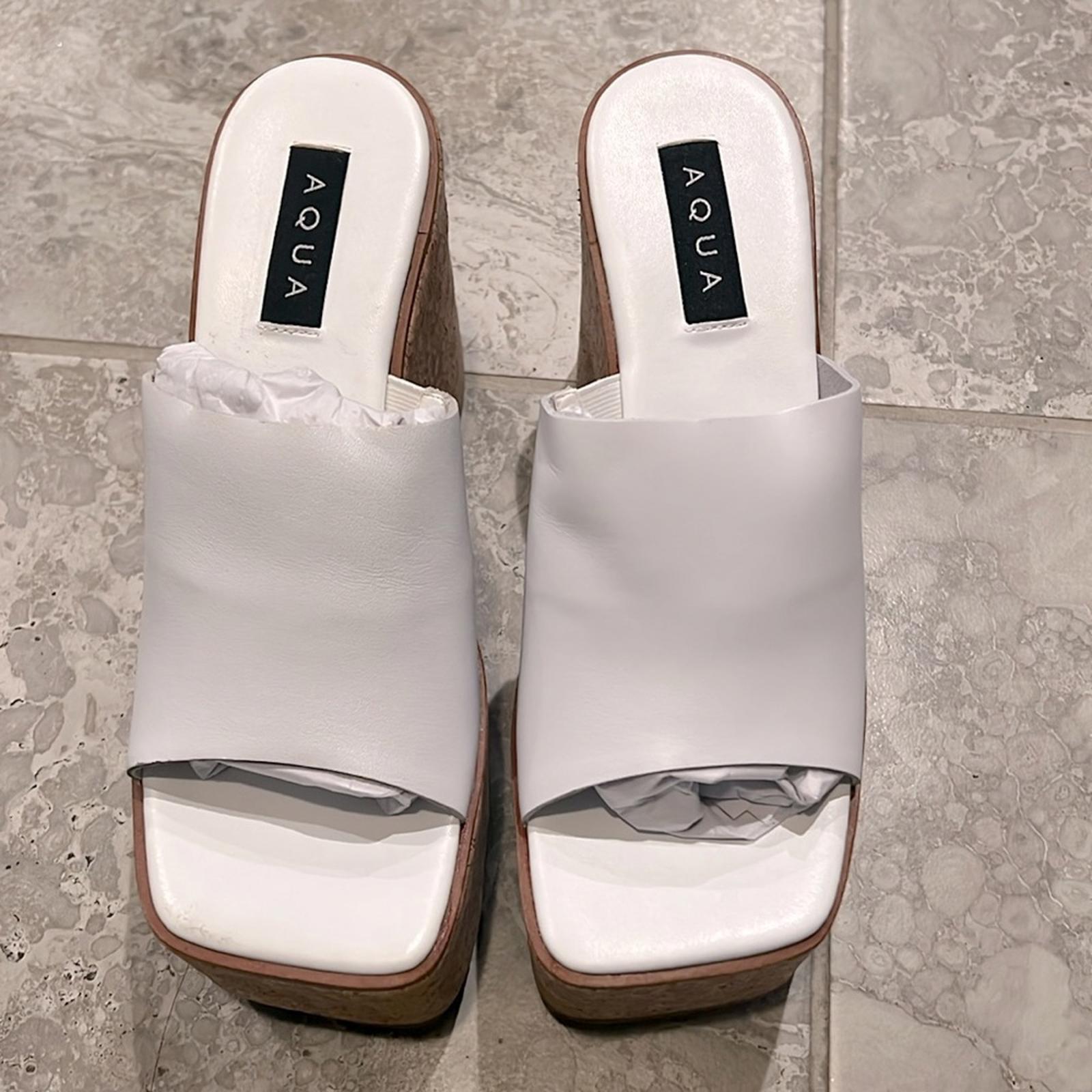 Aqua Oliva Slip On Platform High Heel Sandals in White Leather Size 9 New in Box