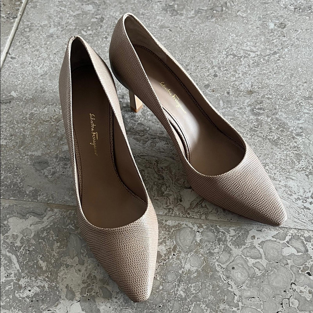 Salvatore Ferragamo Justina Pointed Toe Pumps in Beige, Size 11, NEW in Box