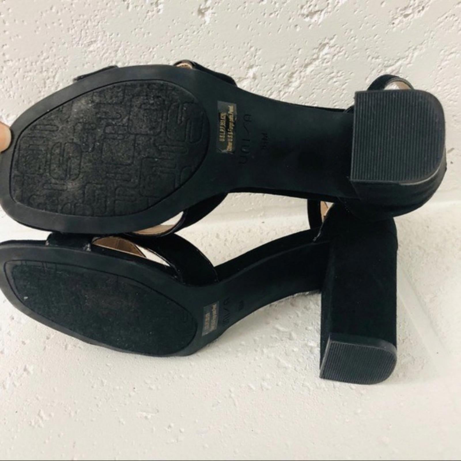 Unisa Rexxa Ankle Strap Sandals in Black Suede, Size 8.5, EXCELLENT!