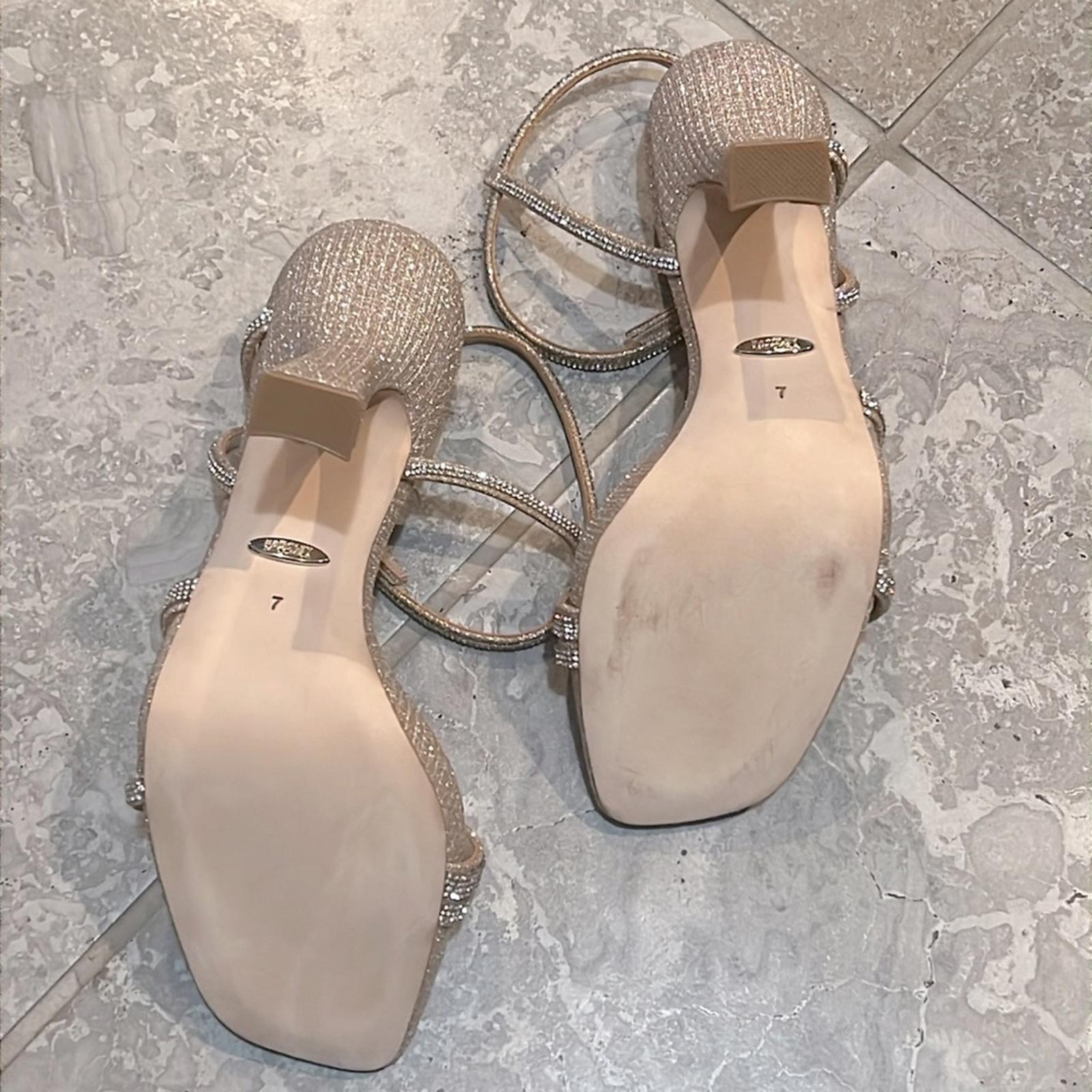 Badgley Mischka Urbana Strappy Heeled Sandals, Rose Gold, Size 7 NEW w/DustBag