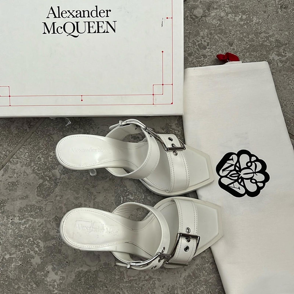 Alexander McQueen New Ivory/ Silver Size 37C New in Box Retail $1,090