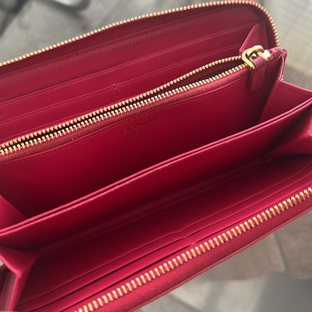 Prada Zip-Around Wallet in Pink Leather, EXCELLENT!