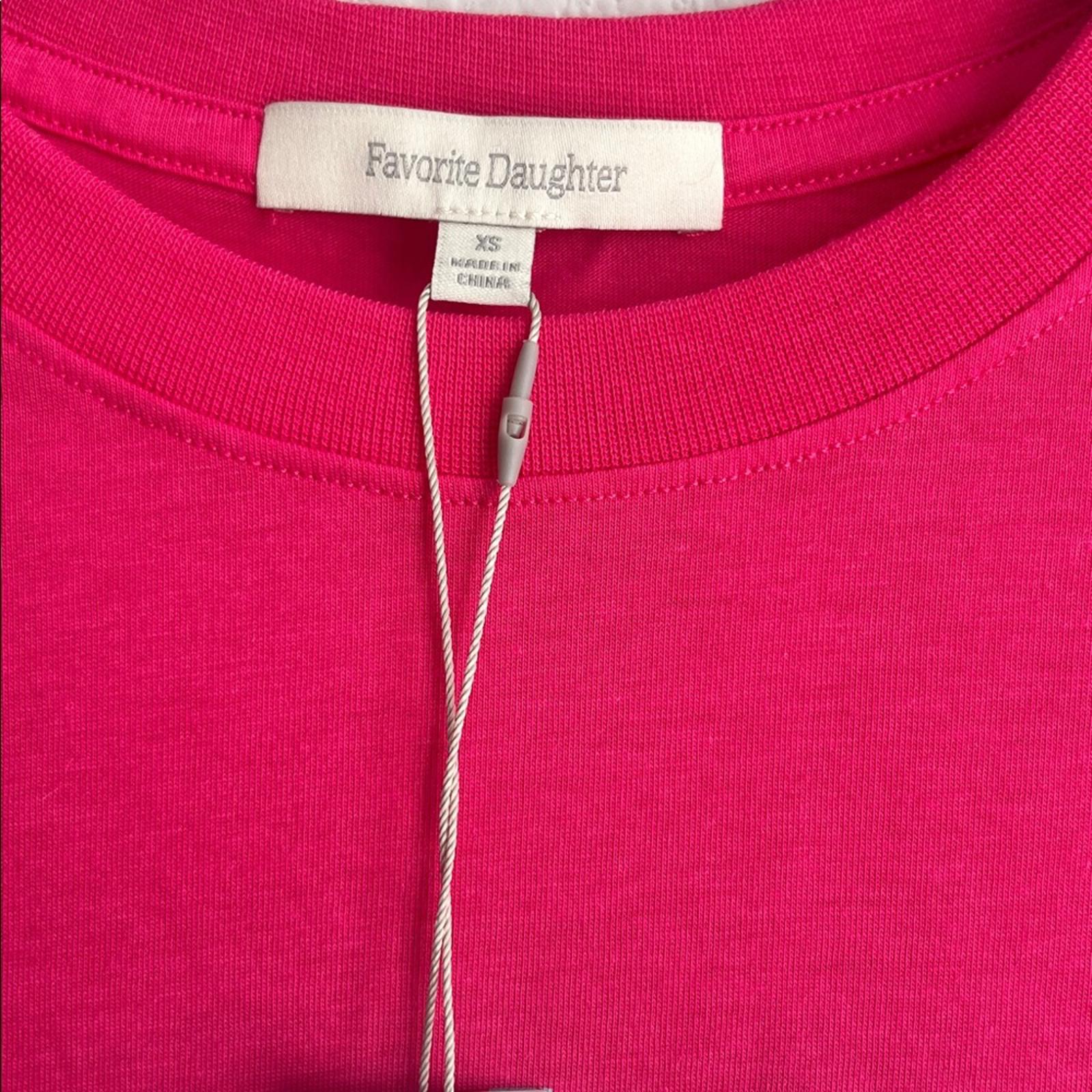Favorite Daughter “Mom Of The Year” Crewneck T-Shirt in Pink, Size XS, NEW
