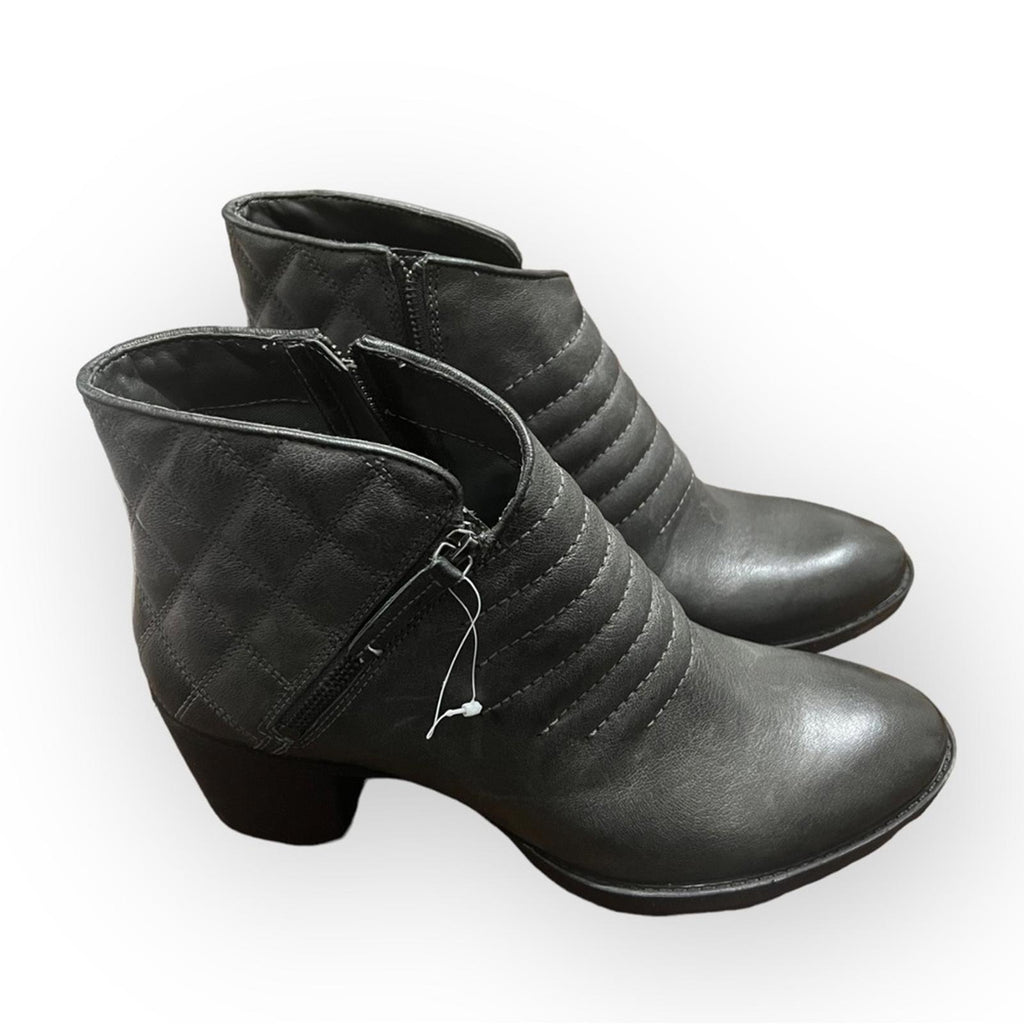 NEW Clarks Movie Retro Boots Dark Grey Leather, Size UK 6.5D, US 9M Retail $180