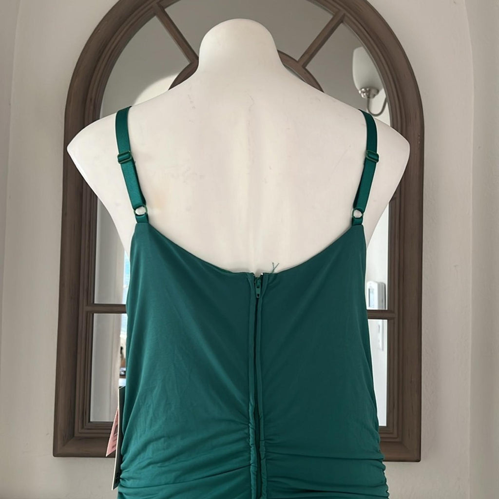 Emerald Sundae Plus Ruched Knee Bodycon Dress in Hunter Green, Size 18 NWT