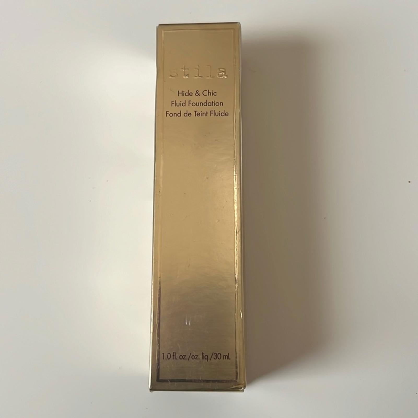 Stila Hide & Chic Fluid Foundation #4 Tan/Deep 1.0floz/30mL New in Box