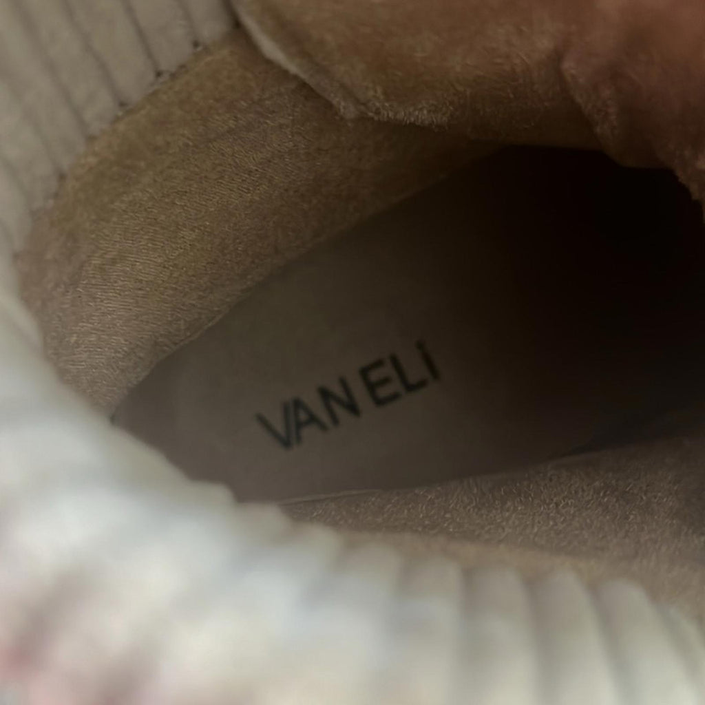 Vaneli Mage Boots in Light Grey Nival Combo, Size 7
New w/o Box Retail $250