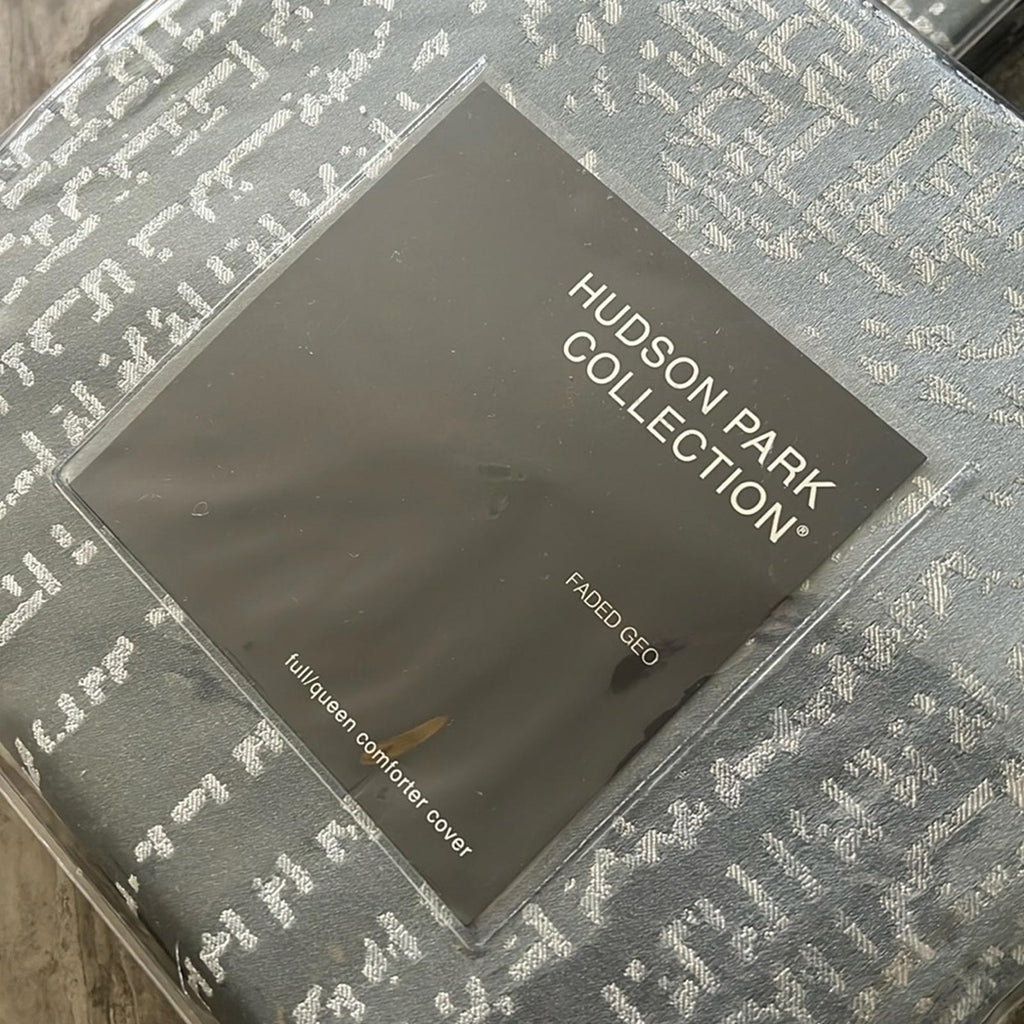 3-Pc Hudson Park Collection Faded Geometric Duvet +2 Shams, Size Queen NWT $660