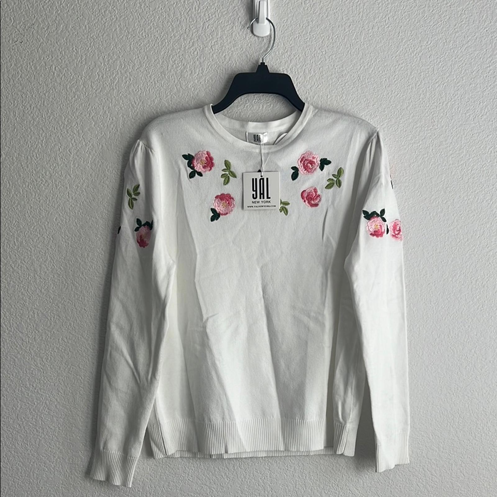 YAL New York Petal Soft White Embroidered Crewneck Sweater, Size XL New w/Tag