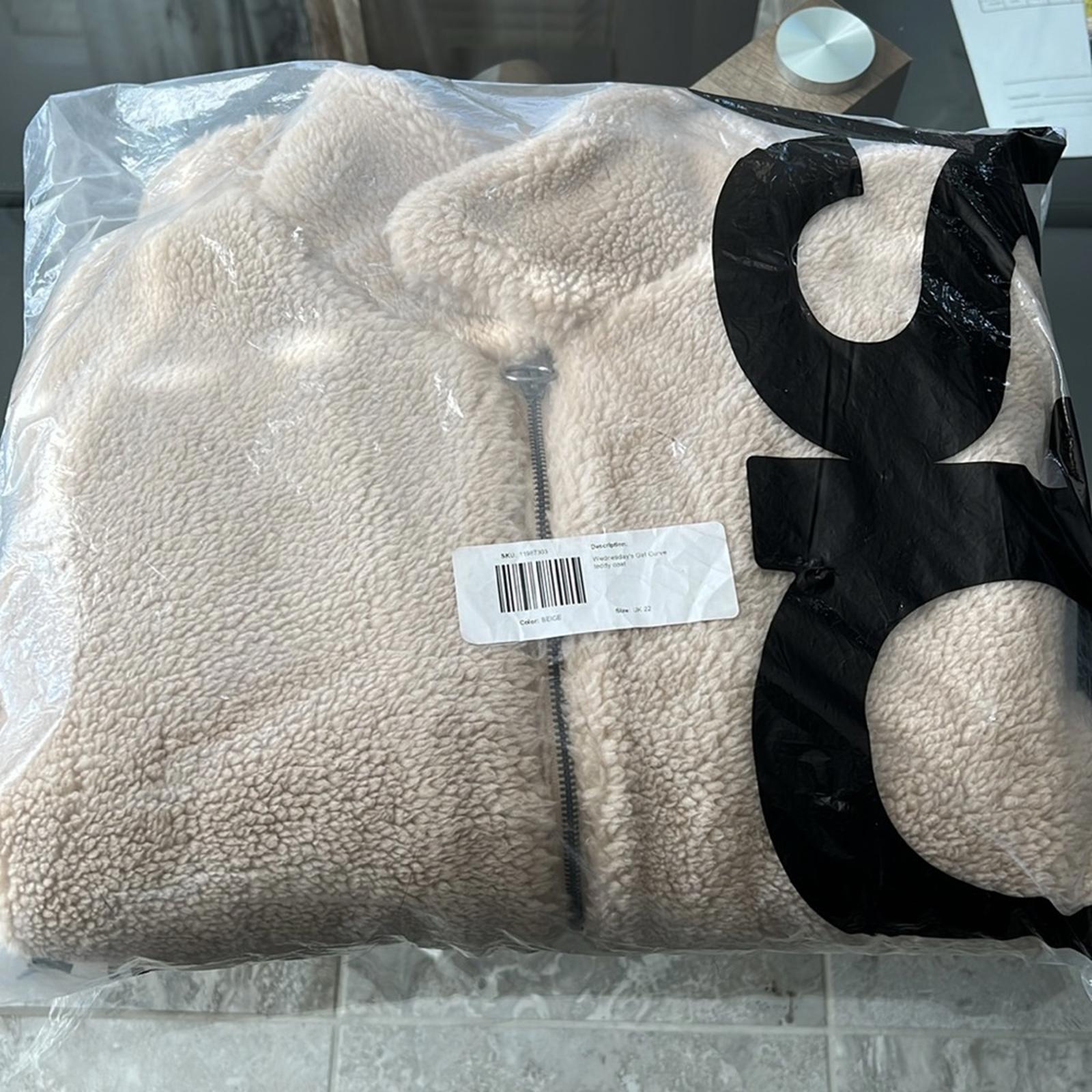 ASOS Wednesday's Girl Curve Teddy Coat in Beige, Size UK 22, US 18 NEW w/Tag