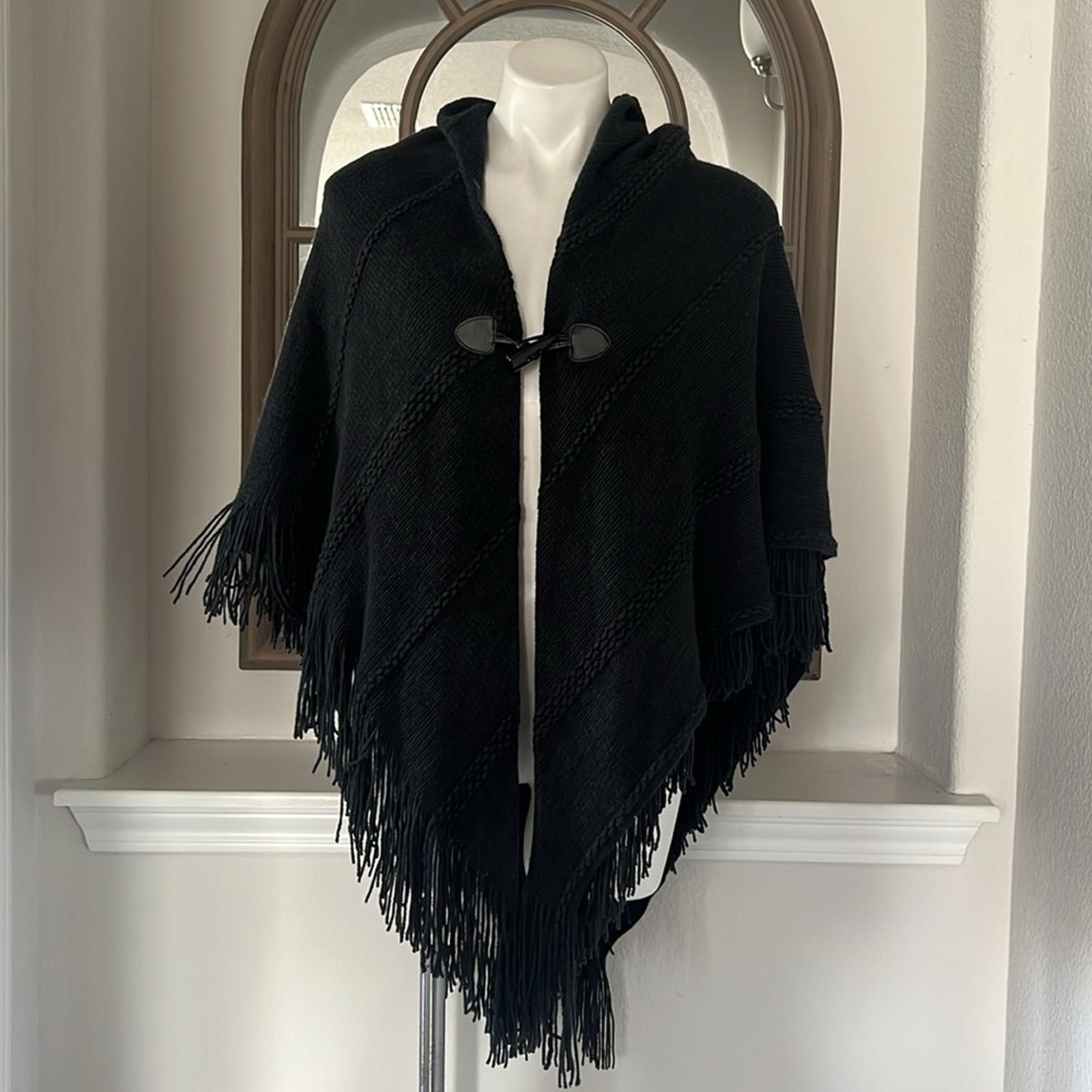 Charter Club Raschel Knit Toggle Poncho Wrap in Black, One Size NWT