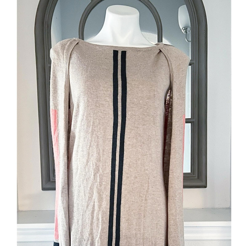 NWT Vertigo Claudia Aplaca Wool Blend Cape Dress. Size L New w/Tag Retail $170