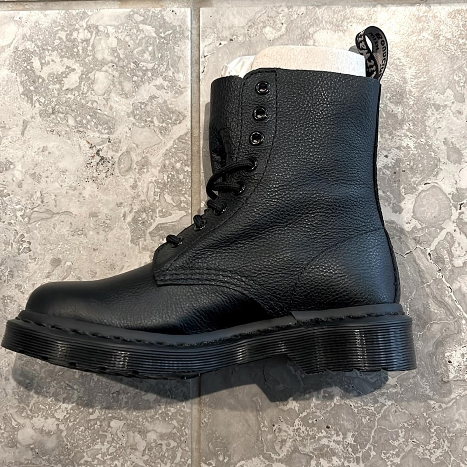 Dr Martens AirWair 1460 Pascal Mono Lace-Up in Black, Size 36 New in Box $170