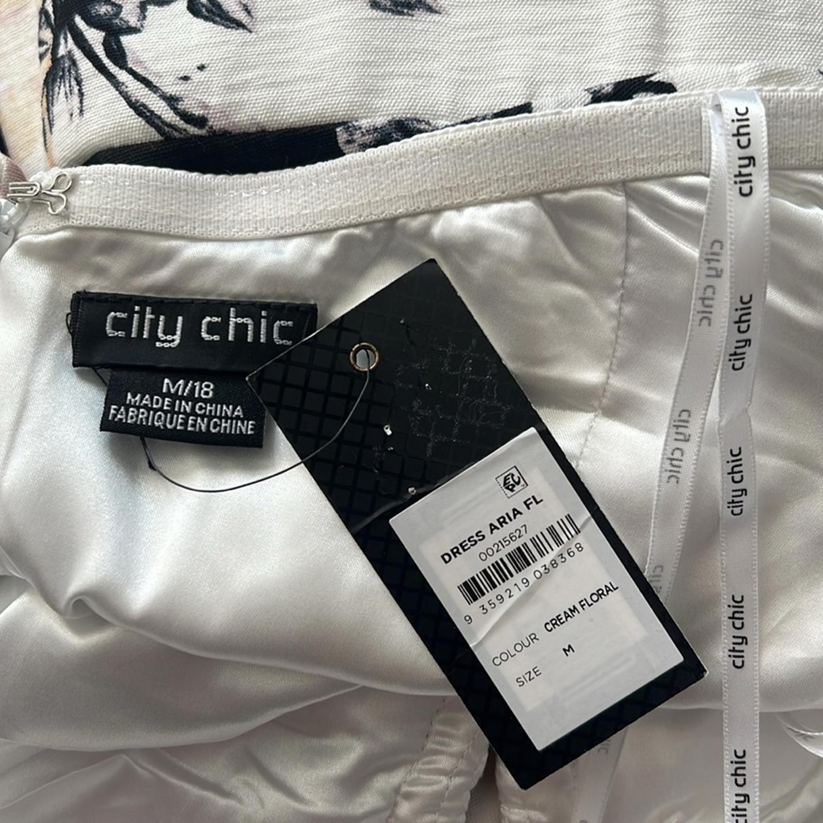 City Chic Aria Floral Dress in Cream, NWT, Size M/18