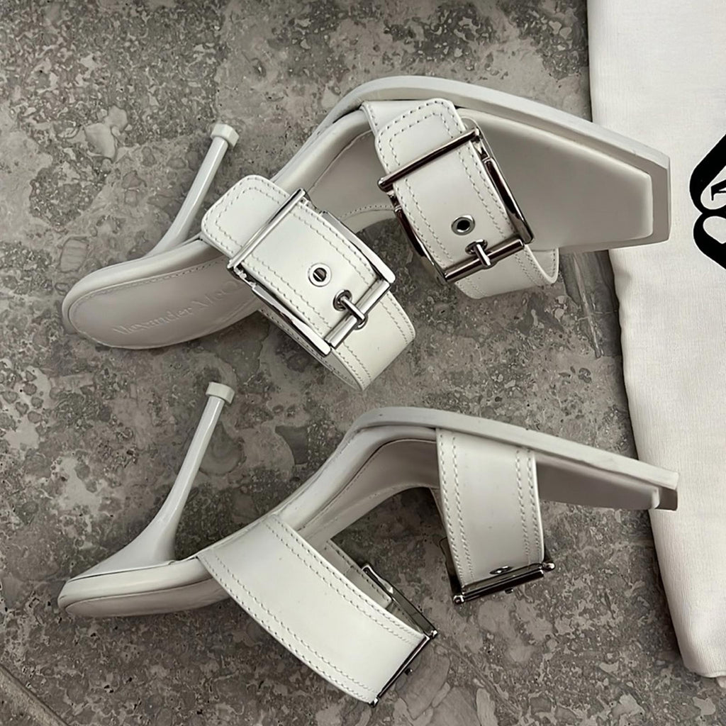 Alexander McQueen New Ivory/ Silver Size 37C New in Box Retail $1,090