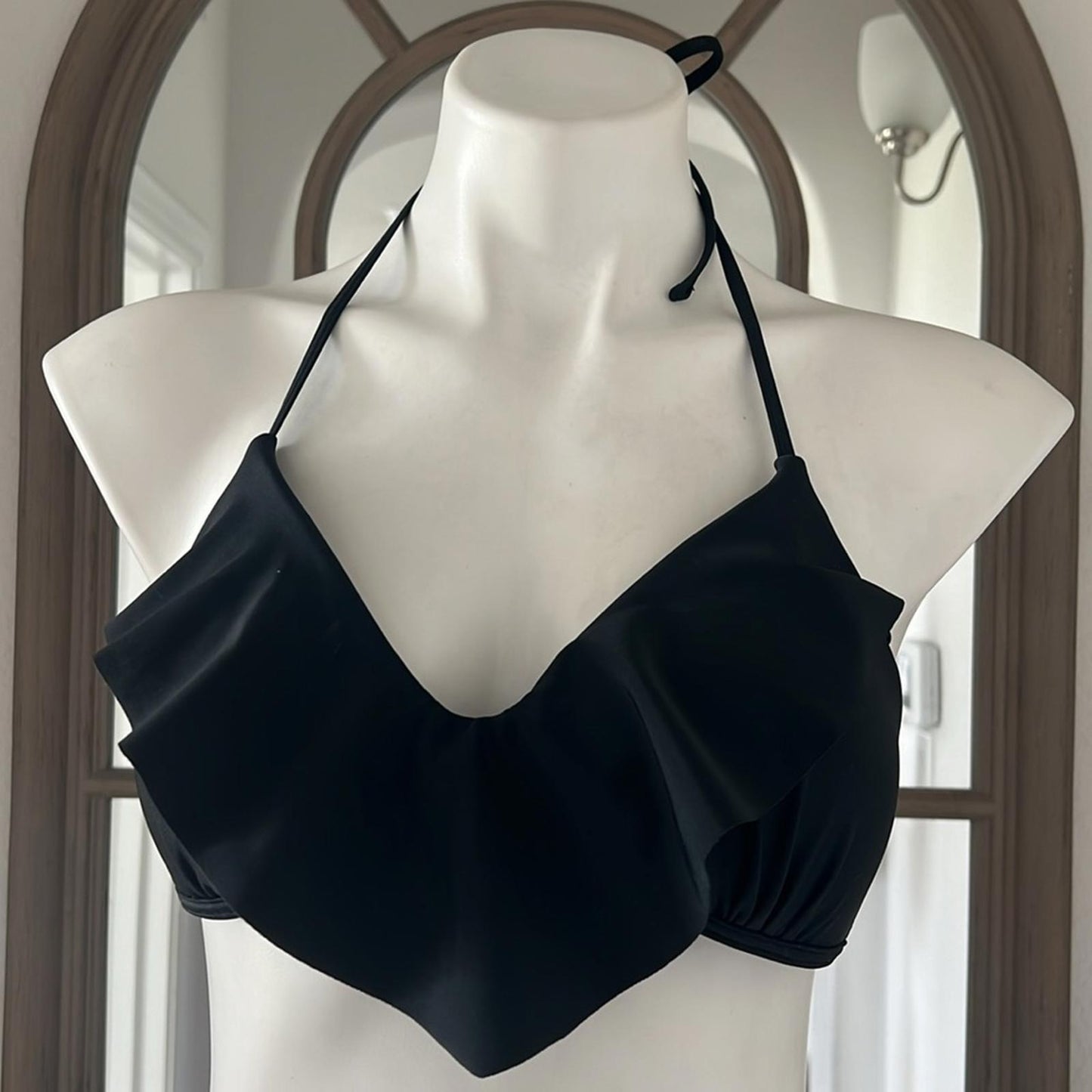 Gianni Bini Black Bikini Top, Size M New w/o Tag