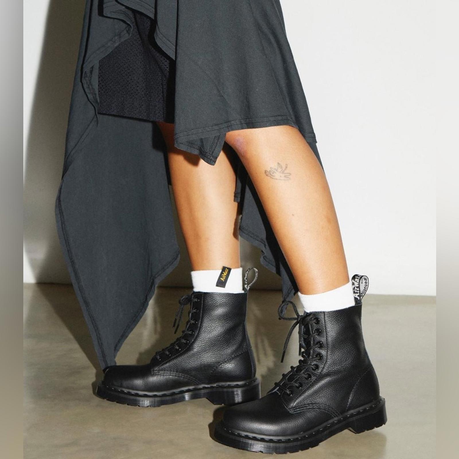 Dr Martens AirWair 1460 Pascal Mono Lace-Up in Black, Size 36 New in Box $170