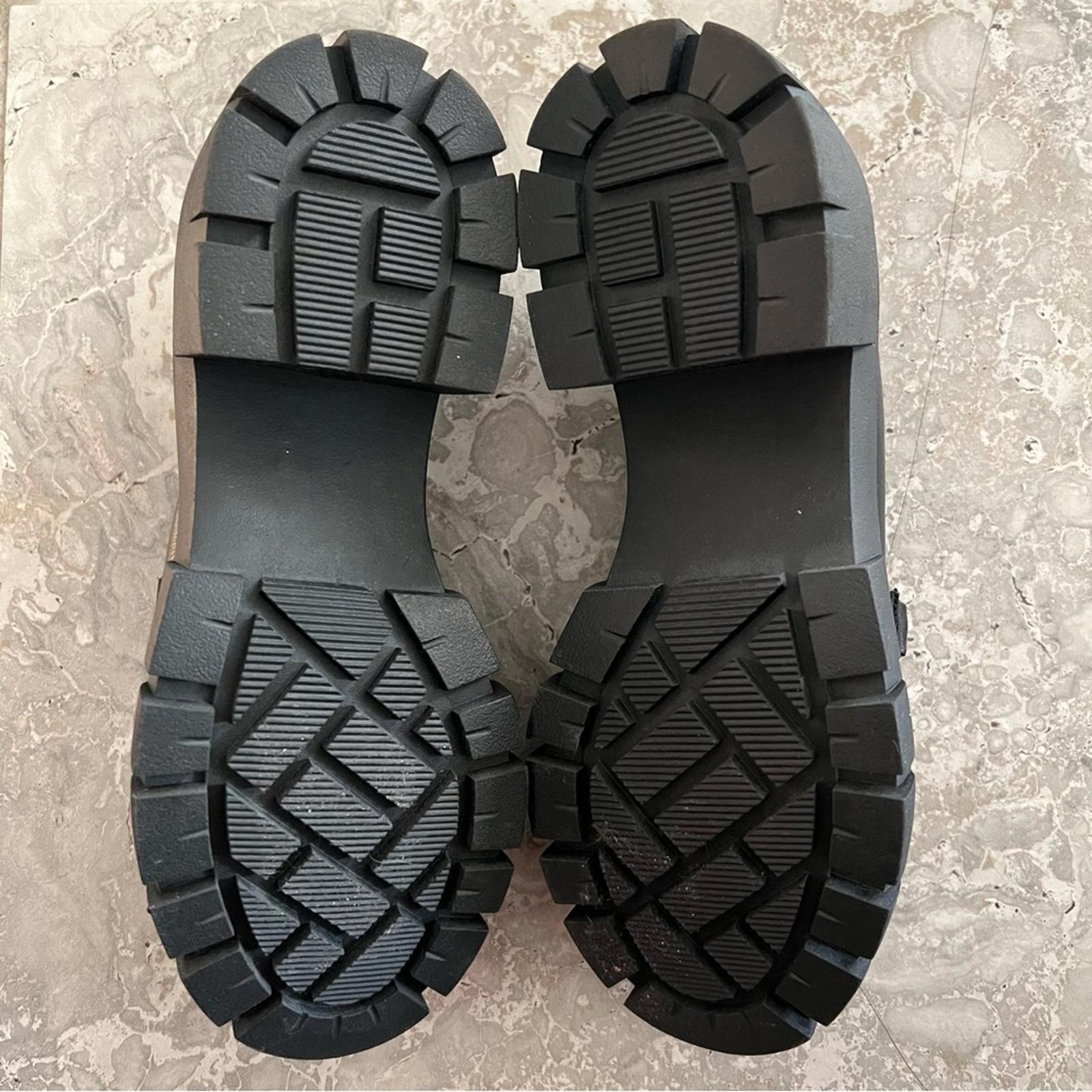 Madden Girl Hoxtonn Loafers/ Shoes in Black, Size 5.5 New w/o Box