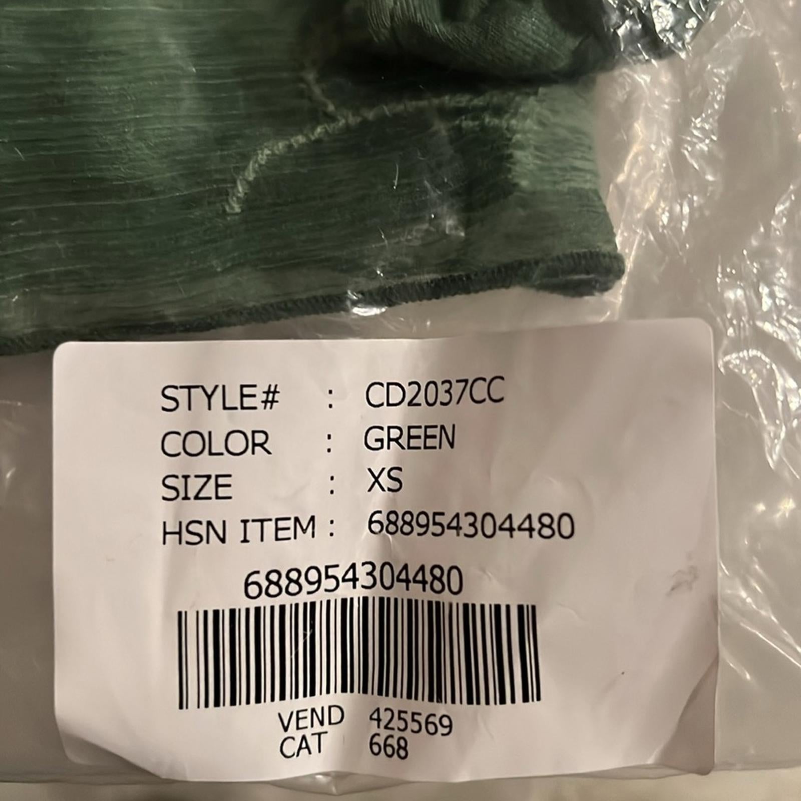 Curations Embroiderd Sleeveless Tank Top/ Blouse in Green, Size XS New w/Tag