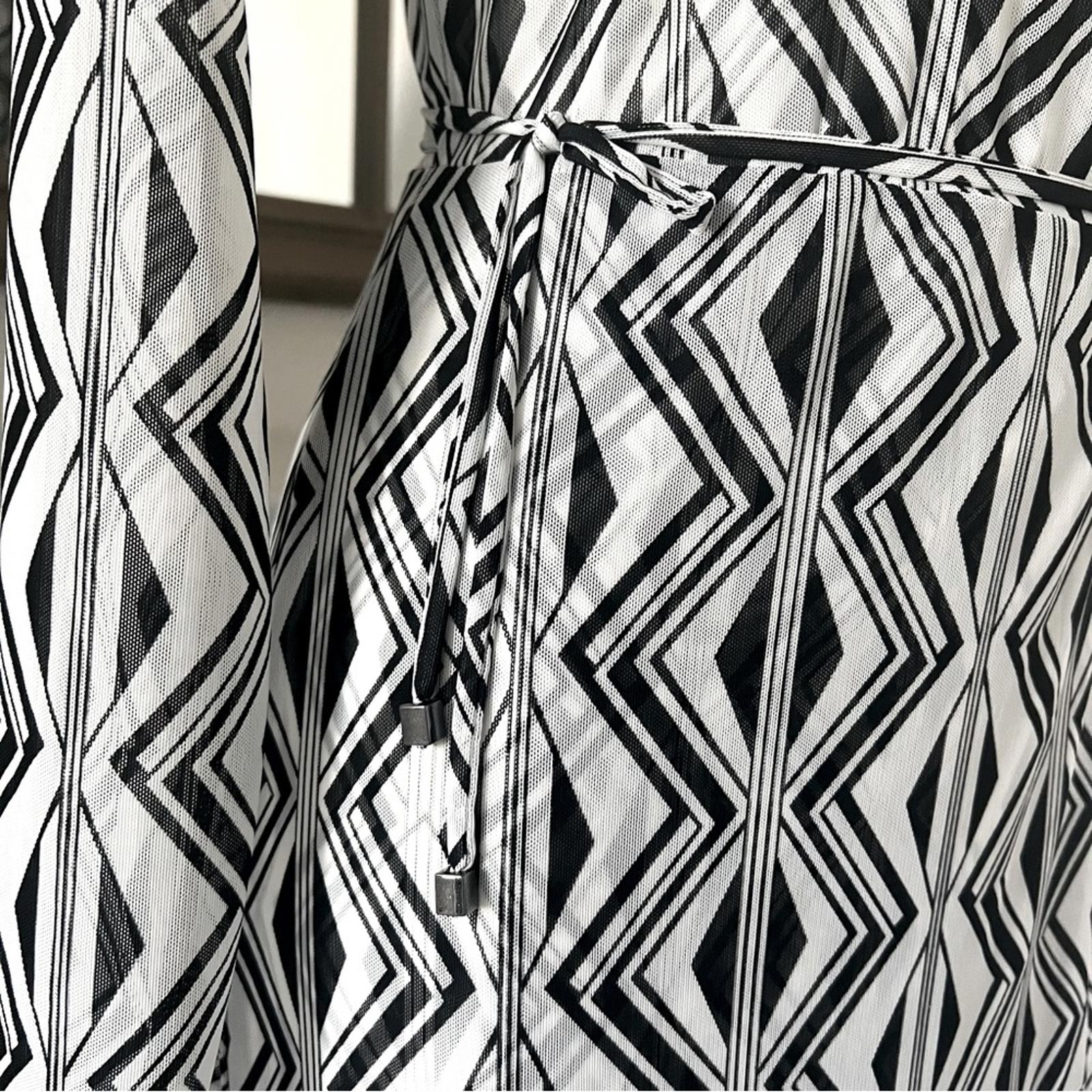 WHBM Tiered Mesh Wrap Dress, Black White Size 2, New w/o Tag Retail $160.00