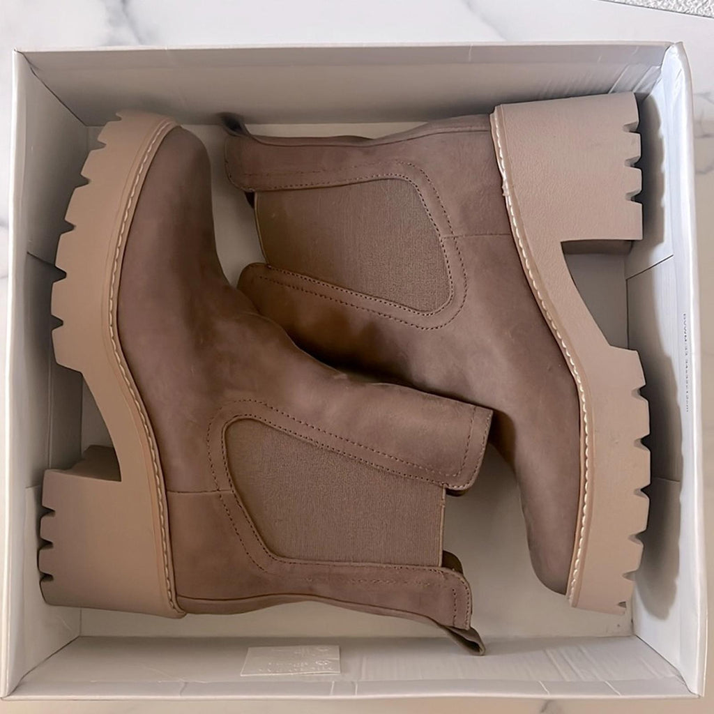 Dolce Vita Tobias Platform Lug Chelsea Boots in Truffle, Size 10 NEW in Box