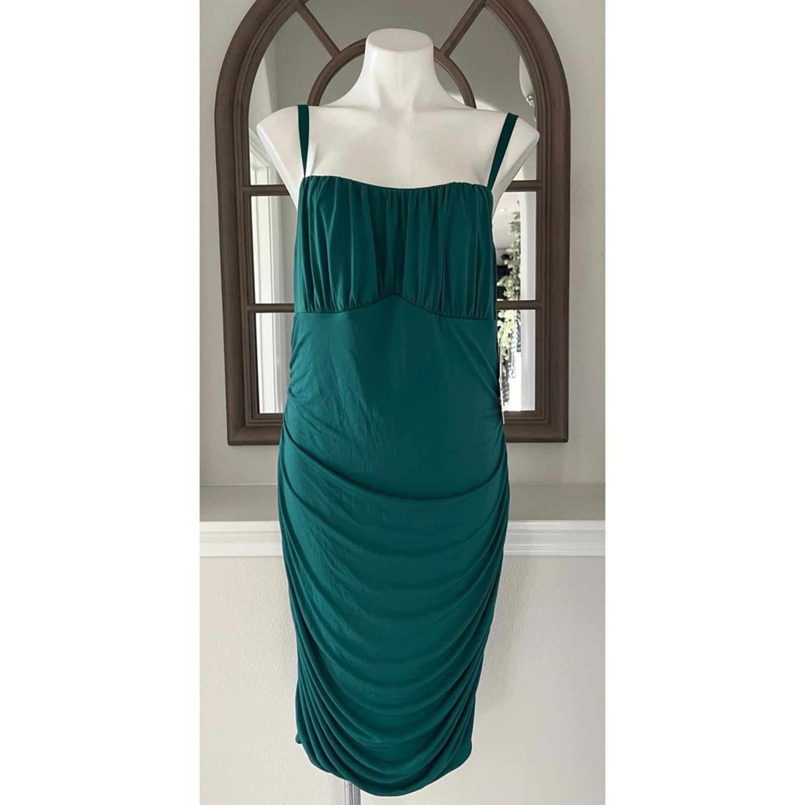 Emerald Sundae Plus Ruched Knee Bodycon Dress in Hunter Green, Size 18 NWT