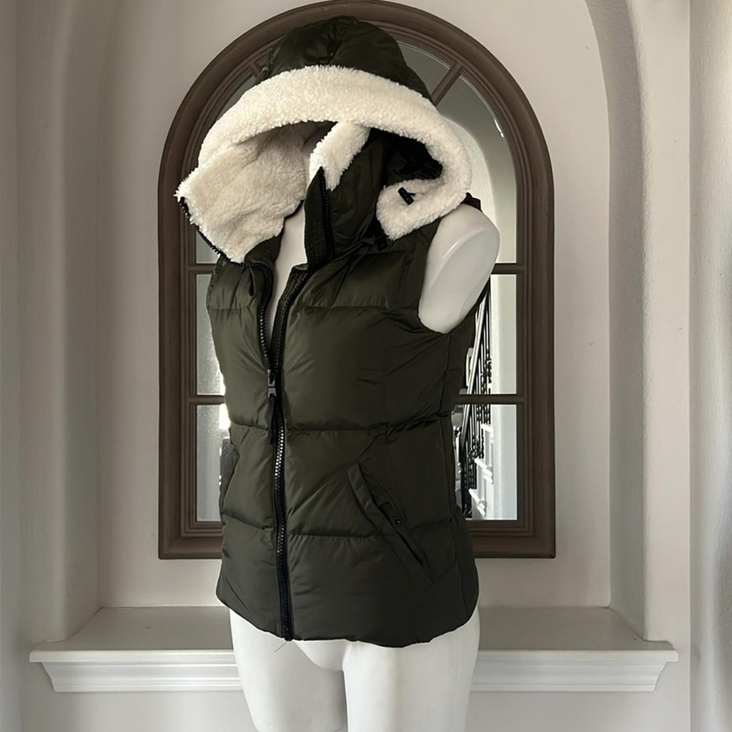 AQUA Annie Hooded Puffer Vest in Military/White Size S New w/Tag