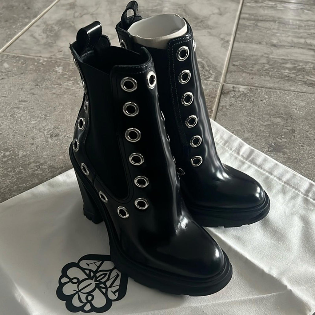 Alexander McQueen Tread Grommet Embellished Boots Black Size 35.5 NEW $1290