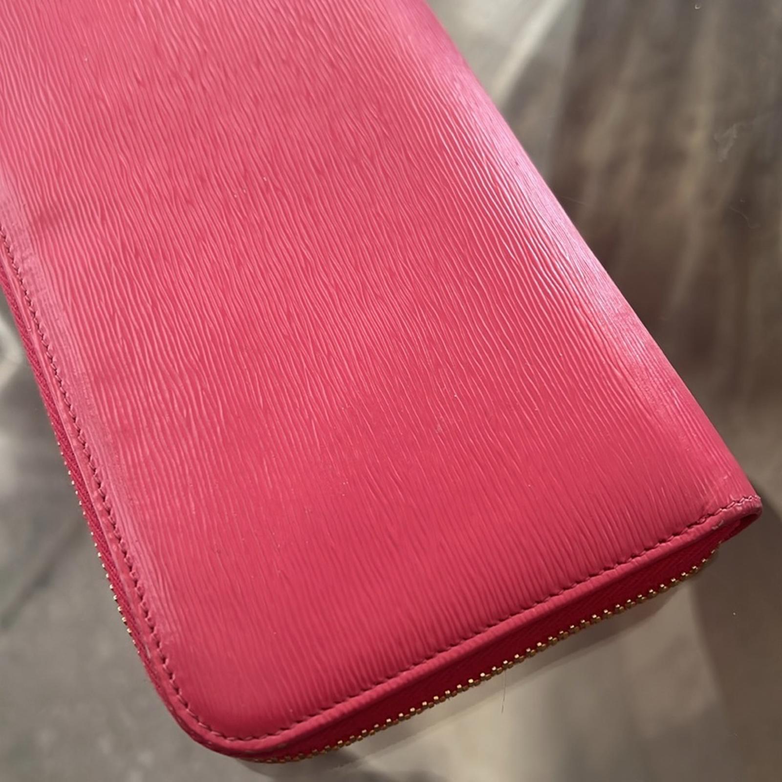 Prada Zip-Around Wallet in Pink Leather, EXCELLENT!