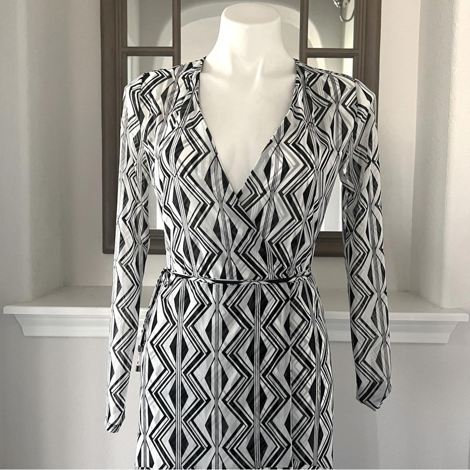 WHBM Tiered Mesh Wrap Dress, Black White Size 2, New w/o Tag Retail $160.00