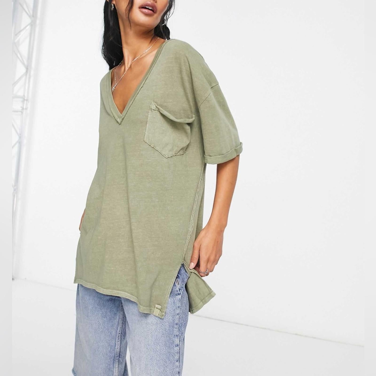 Free People Slouchy V-neck T-shirt in Khaki, Size M NEW w/Tag