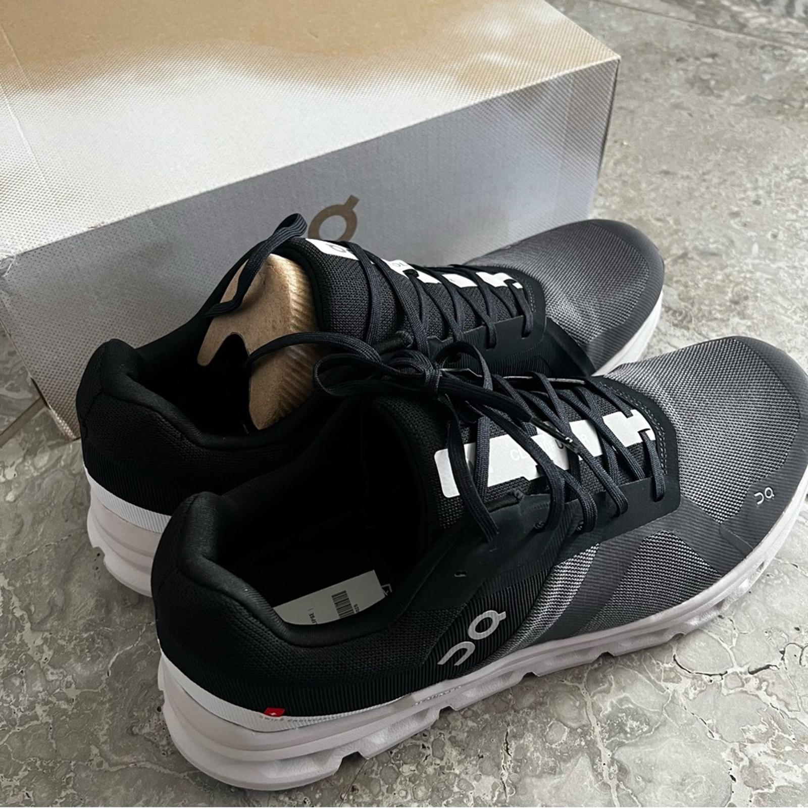 On Men’s Cloudrunner Lace Up Running Sneakers in Eclipse/Frost, Size 14 NEW